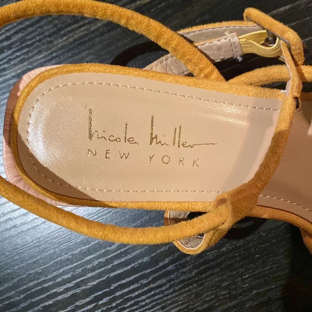 Nicole Miller New York size 8 Yoster chunky heels. Beautiful fall mustard color! - Picture 3 of 8